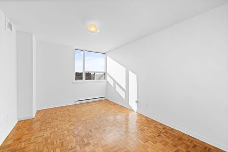 For Lease - 240 Markland Drive Unit# 909, Toronto, Ontario - Photo 4