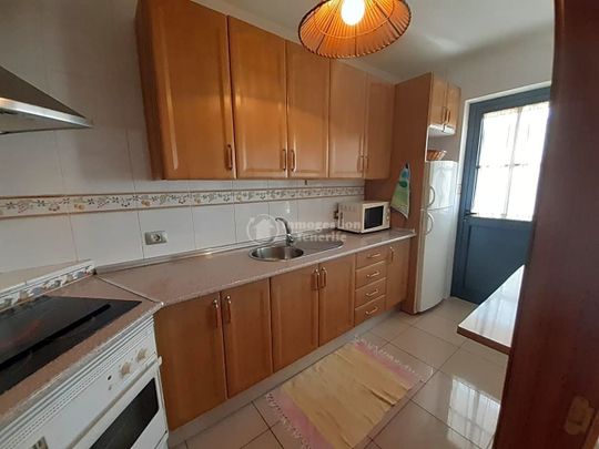 **Se alquila en Costa del Silencio apartamento de 2 dormitorios. - Photo 1