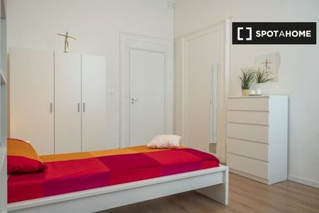 turin, Piedmont 10143 - Photo 5