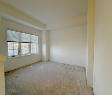 For Lease - 314 Clay Stones Street, Newmarket, Ontario - Photo 3