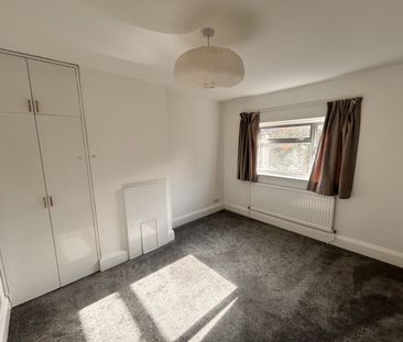 3 bed Semi-Detached - To Let - Photo 4