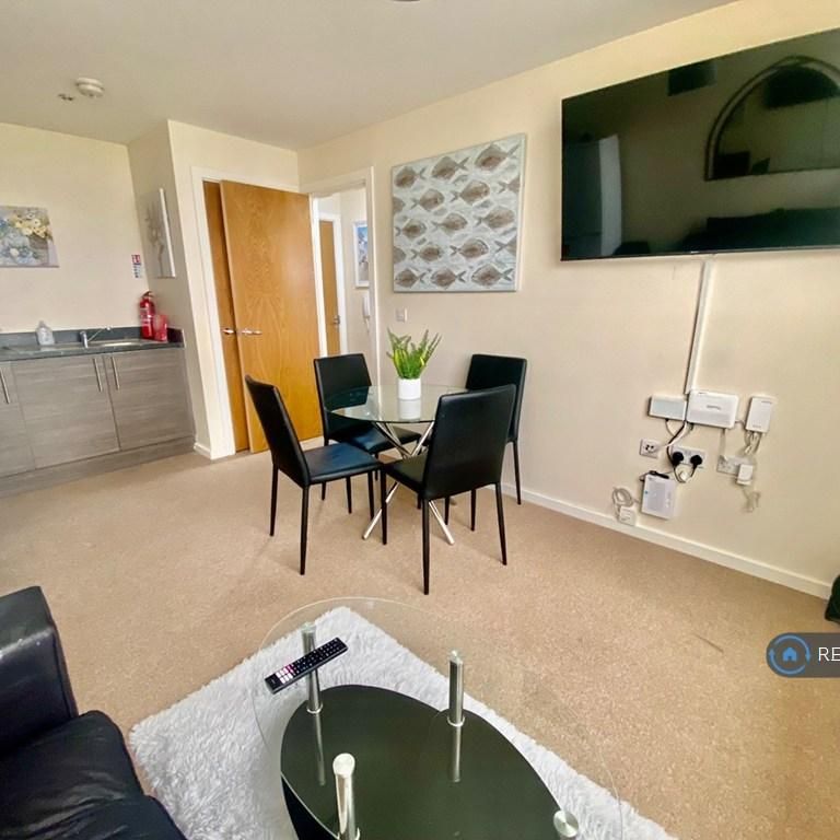 1 bedroom flat to rent - Photo 1