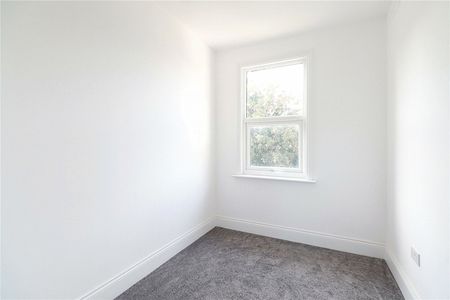 Ruskin Road, Belvedere, Kent, DA17 5BD - Photo 2