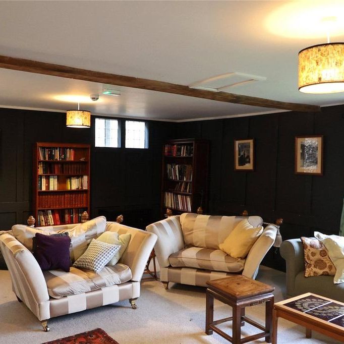 11 bedroom detached house to rent - Photo 1