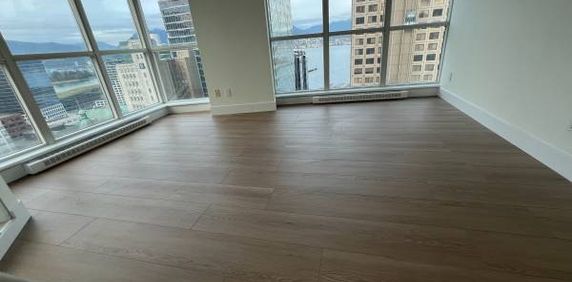 Ocean View Downtown 1BR + Solarium for Rent - Photo 2