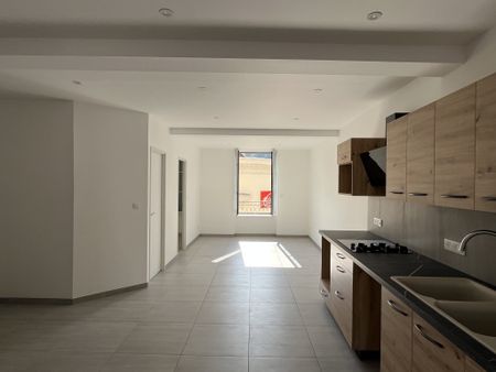 GRAND T2 AVEC BUREAU ET BALCON - CENTRE VILLE - Photo 5