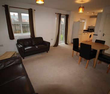 2 bed house to rent in Peache Road, Colchester - Photo 3