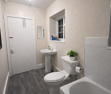 Upper Byron Place, Bristol - Photo 4