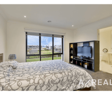Spacious Four-Bedroom Townhouse in Prime Springvale Location - Photo 3