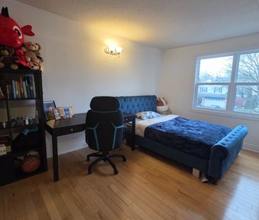 For Lease - 122 Lowe Boulevard, Newmarket, Ontario - Photo 5