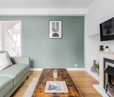 2 bedroom ground floor flat to rent - Photo 2