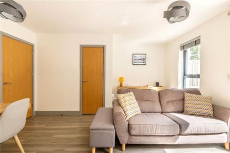 3 bedroom terraced house to rent - Photo 2