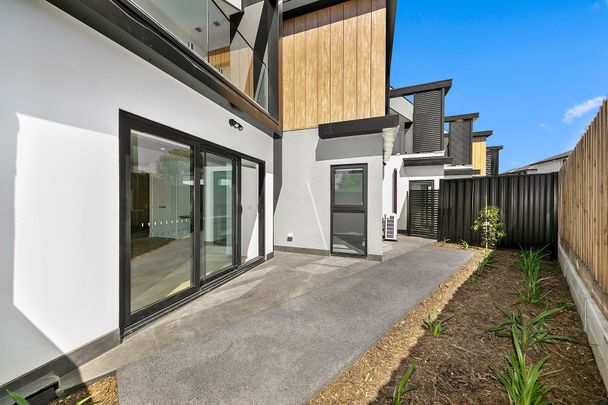 7/2 Howard Court, Clayton - Photo 1