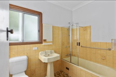 Three Bedroom Cottage Style Duplex! - Photo 5