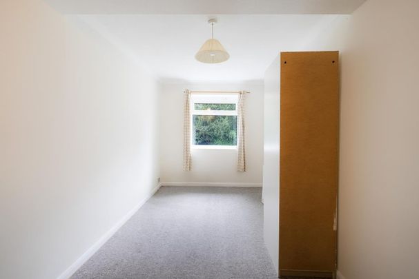 1 Bed Flat - Photo 1