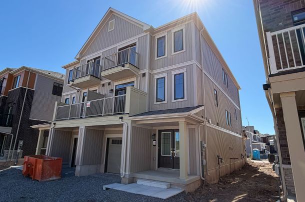 For Lease - 29 Pogie Drive, Welland, Ontario - Photo 1