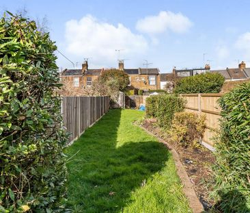 2 bedroom terraced house to rent - Photo 4