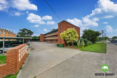 2/5 Charles Street, Queanbeyan - Photo 3