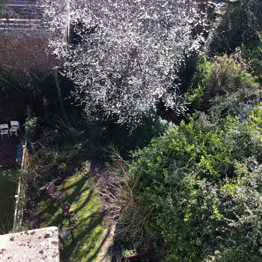 1 Bed Flat, Harcourt Road, S10 - Photo 1