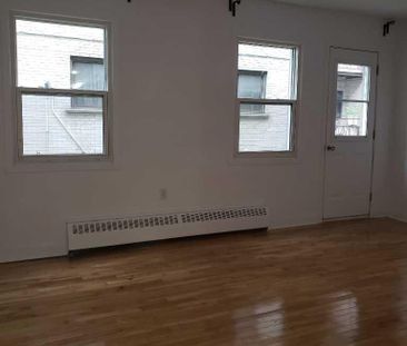 3 1/2 Renove Chauffage Eau Chaude Invlus Entrée Laveuse Secheuse - Photo 4