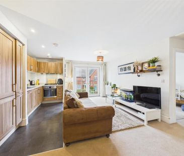 2 bedroom coach house to rent - Photo 1