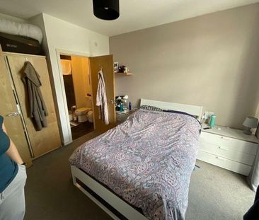 2 bedroom flat to rent - Photo 4