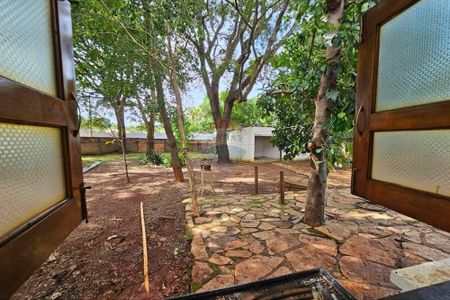Aluguel de Casa com quintal amplo, 2 Quartos em Chácaras Califórnia, próximo ao Campus da UFG - Foto 2