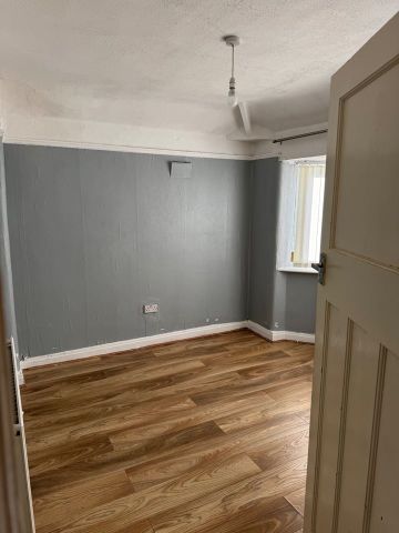 5 Bed Semi-Detached House, Goring Avenue, M18 - Photo 5