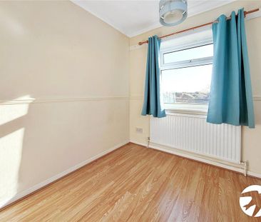 3 bedroom maisonette to rent - Photo 2