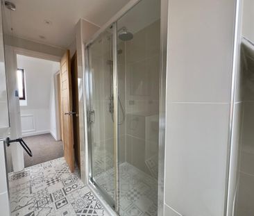 2 bedroom maisonette to rent - Photo 2