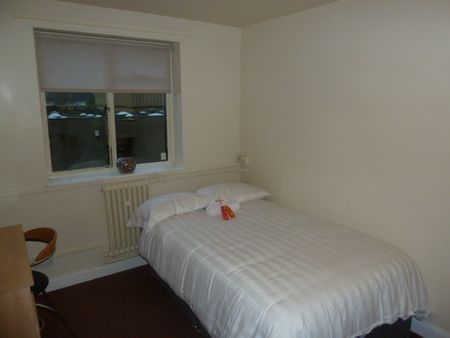 Room in a Shared House, The Annex, M16 - Photo 2