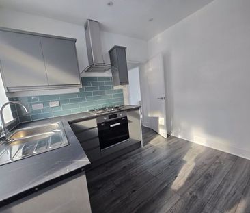 Jarvis Crescent, Oldbury - Photo 3
