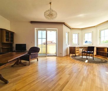 Wohnen wie im Schloss! Großzügige, stilvolle 2-Zimmer-Wohnung mit B... - Foto 1