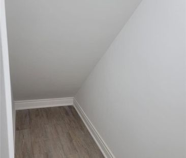 For Lease - 407 Queen Mary Drive, Brampton, Ontario - Photo 6