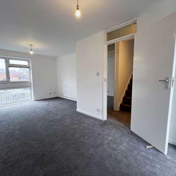 Berkely Path, Luton, LU2 - Photo 1