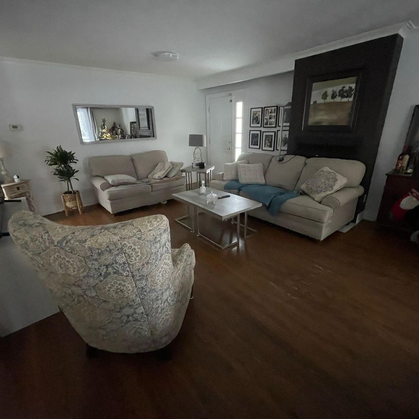 For Lease - 12 Caines Avenue Unit# Main Flr, Toronto, Ontario - Photo 1