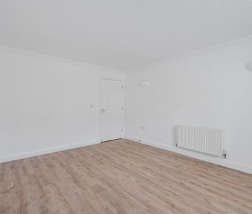 To Let 2 Bed Apartment - Photo 3