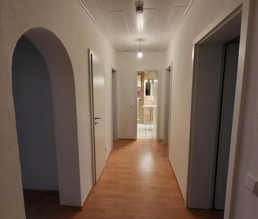 Helle, neu renovierte 3,5-Zimmer-Wohnung mit Blick ins Grüne - Photo 4
