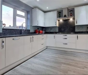 Room in a Shared House, Howard Road, IG11 - Photo 3