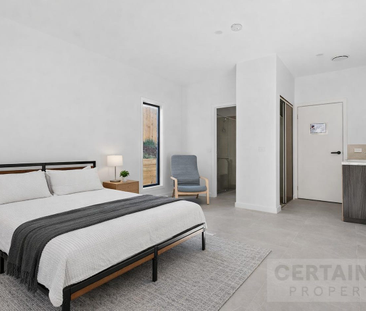 ✨ Brand-New Designer Studio Rooms – Private Ensuite, Courtyard & AL... - Photo 1