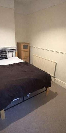 Kings Road, Gosport, PO12 - Photo 1