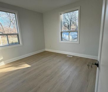 For Lease - 156 Westside Drive Unit# MAIN, Oakville, Ontario - Photo 1