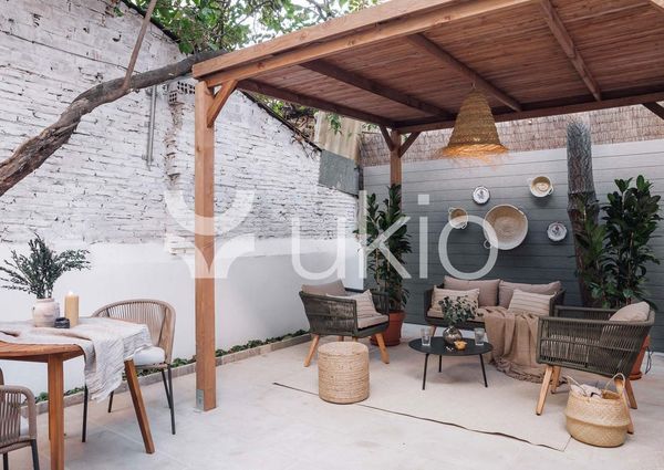 Carrer de Francisco Giner, Barcelona, Catalonia 08012