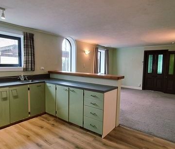 Ready to move in, 6 mins walk to University - Photo 3