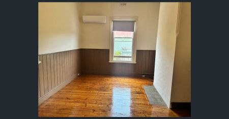 CHARM & GRACE - Photo 4