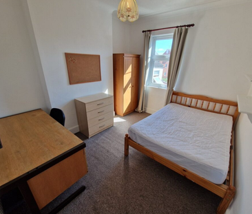 5 Bed Student Accommodation - Photo 5