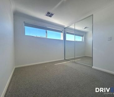 Near-New 4x2 Double-Storey Home in Prime Currambine Location - Photo 3