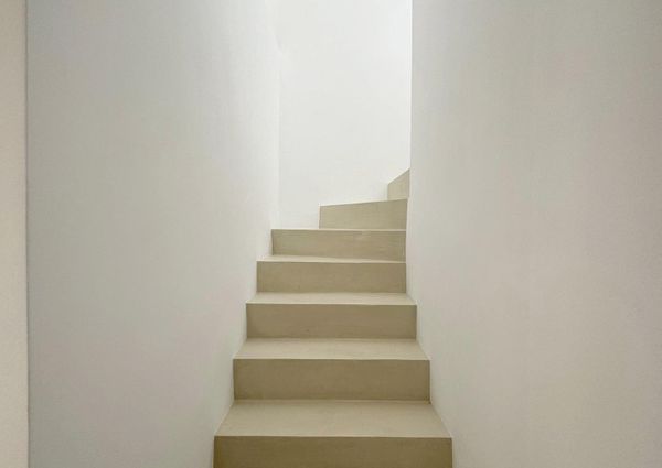 LARGE DETACHED VILLA WITH PRIVATE POOL AND GARDEN