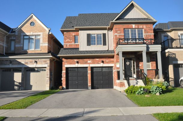 For Lease - 156 Frank Kelly Drive, East Gwillimbury, Ontario - Photo 1