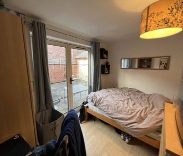 Fountayne House, Lawrence Square - P10024 - Photo 3